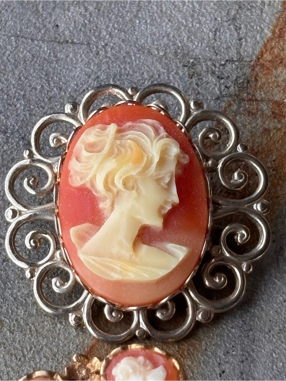 Vintage Victorian Brooch Trio Lot Pink Cameos Art Deco Lady Face Coquette - Picture 4 of 7